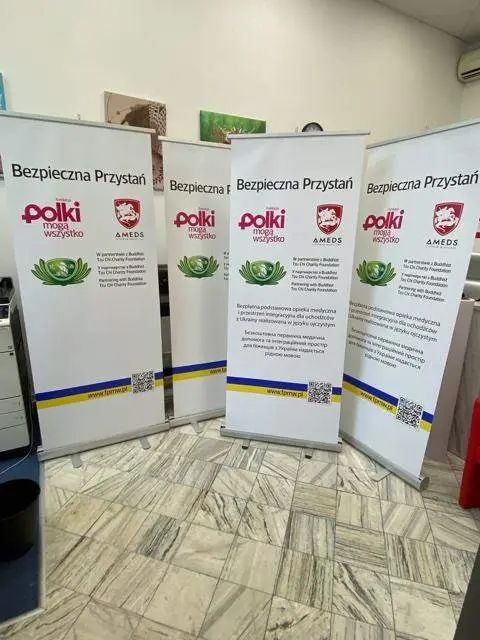 Seria roll-upów dla fundacji „Bezpieczna Przystań”